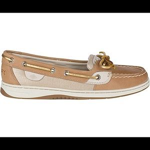 Sperry’s Topsiders Women’s 9